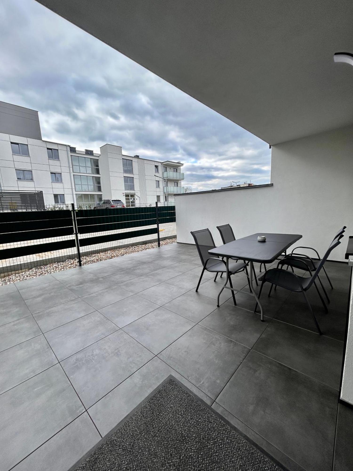 Boleslaviaapartments - Apartament Merci 4, Private Parking Free, Air Condition Boleslawiec  Exterior photo